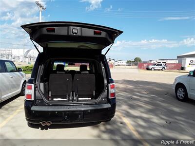 2010 Ford Flex Limited   - Photo 10 - Davenport, IA 52802