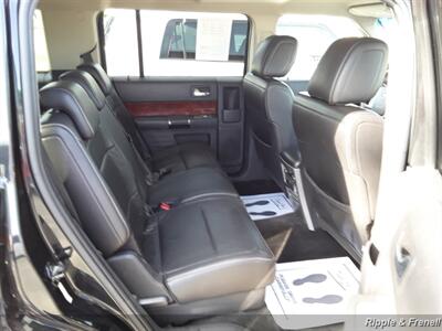 2010 Ford Flex Limited   - Photo 12 - Davenport, IA 52802