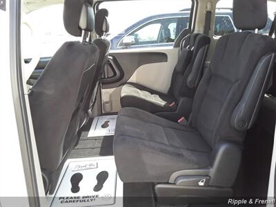 2014 Dodge Grand Caravan SE   - Photo 7 - Davenport, IA 52802