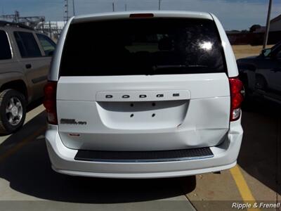 2014 Dodge Grand Caravan SE   - Photo 9 - Davenport, IA 52802