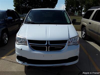 2014 Dodge Grand Caravan SE   - Photo 1 - Davenport, IA 52802