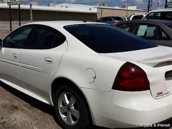 2006 Pontiac Grand Prix   - Photo 2 - Davenport, IA 52802