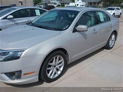 2010 Ford Fusion SEL   - Photo 3 - Davenport, IA 52802