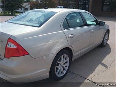 2010 Ford Fusion SEL   - Photo 6 - Davenport, IA 52802