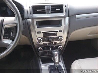 2010 Ford Fusion SEL   - Photo 13 - Davenport, IA 52802