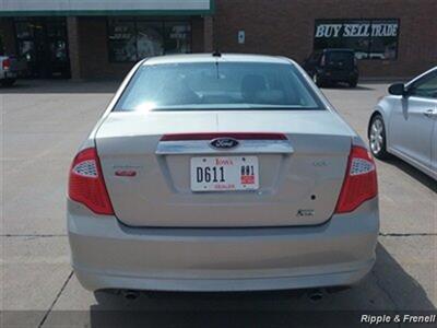 2010 Ford Fusion SEL   - Photo 5 - Davenport, IA 52802