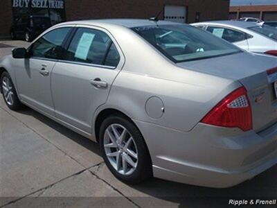 2010 Ford Fusion SEL   - Photo 7 - Davenport, IA 52802