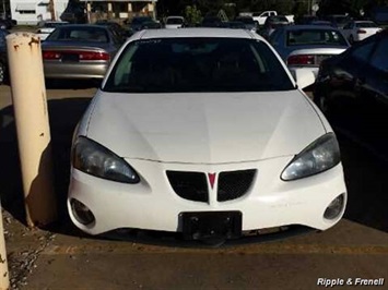 2007 Pontiac Grand Prix   - Photo 1 - Davenport, IA 52802