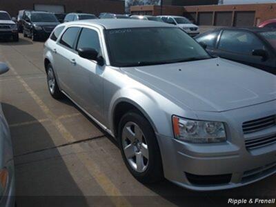 2008 Dodge Magnum   - Photo 4 - Davenport, IA 52802