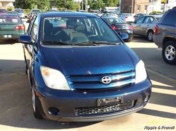 2005 Scion xA   - Photo 1 - Davenport, IA 52802