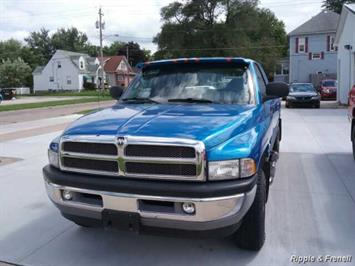 2001 Dodge Ram 1500 ST 4dr Quad Cab ST   - Photo 1 - Davenport, IA 52802