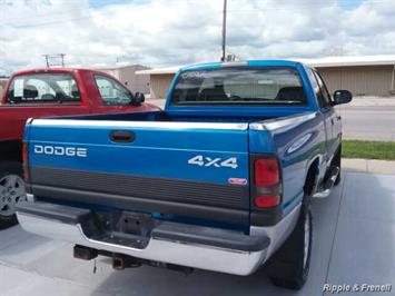 2001 Dodge Ram 1500 ST 4dr Quad Cab ST   - Photo 2 - Davenport, IA 52802