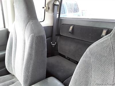 2003 Dodge Dakota SXT   - Photo 6 - Davenport, IA 52802