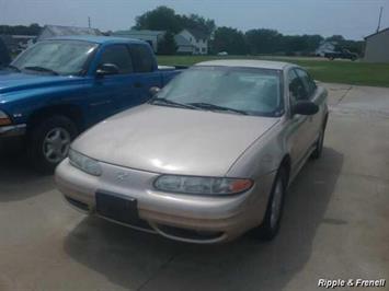 2003 Oldsmobile Alero GL1   - Photo 1 - Davenport, IA 52802