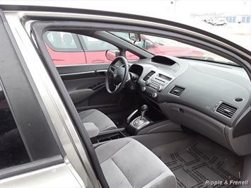 2006 Honda Civic EX   - Photo 9 - Davenport, IA 52802