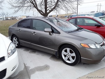 2006 Honda Civic EX   - Photo 8 - Davenport, IA 52802