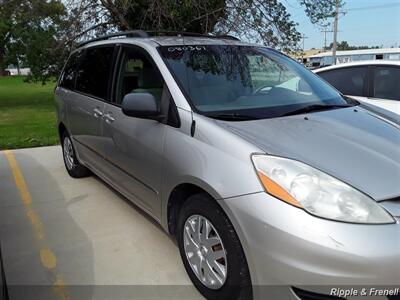 2008 Toyota Sienna CE 8-Passenger   - Photo 13 - Davenport, IA 52802