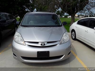 2008 Toyota Sienna CE 8-Passenger   - Photo 1 - Davenport, IA 52802