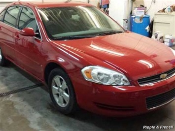 2008 Chevrolet Impala LT   - Photo 1 - Davenport, IA 52802