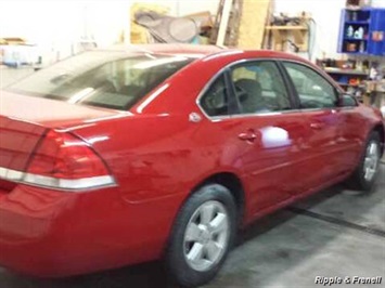 2008 Chevrolet Impala LT   - Photo 2 - Davenport, IA 52802