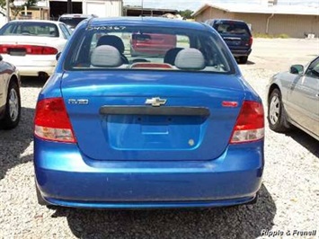 2004 Chevrolet Aveo   - Photo 4 - Davenport, IA 52802