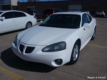 2006 Pontiac Grand Prix   - Photo 1 - Davenport, IA 52802