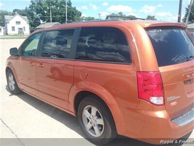 2011 Dodge Grand Caravan Mainstreet   - Photo 7 - Davenport, IA 52802