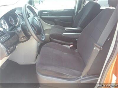 2011 Dodge Grand Caravan Mainstreet   - Photo 8 - Davenport, IA 52802