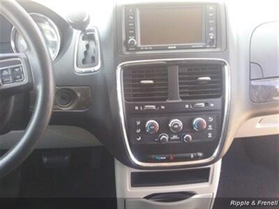 2011 Dodge Grand Caravan Mainstreet   - Photo 14 - Davenport, IA 52802