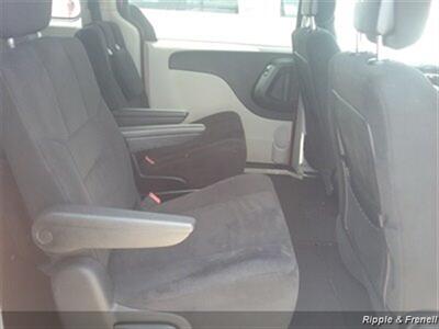 2011 Dodge Grand Caravan Mainstreet   - Photo 12 - Davenport, IA 52802