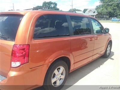 2011 Dodge Grand Caravan Mainstreet   - Photo 6 - Davenport, IA 52802