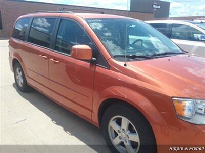 2011 Dodge Grand Caravan Mainstreet   - Photo 4 - Davenport, IA 52802