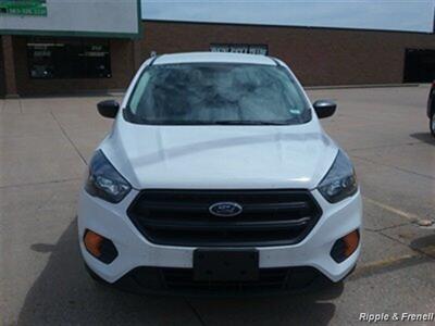 2019 Ford Escape S   - Photo 1 - Davenport, IA 52802