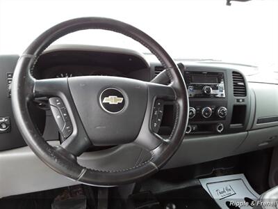 2012 Chevrolet Silverado 1500 Work Truck   - Photo 5 - Davenport, IA 52802