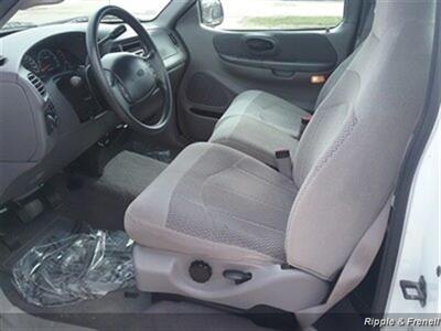 2000 Ford F-150 XL   - Photo 8 - Silvis, IL 61282