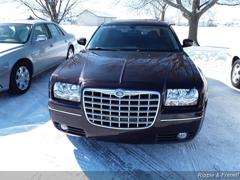 2005 Chrysler 300 Series Touring   - Photo 1 - Davenport, IA 52802