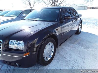 2005 Chrysler 300 Series Touring   - Photo 3 - Davenport, IA 52802