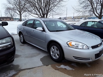 2009 Chevrolet Impala LT   - Photo 8 - Davenport, IA 52802