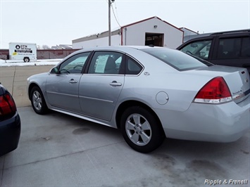 2009 Chevrolet Impala LT   - Photo 5 - Davenport, IA 52802