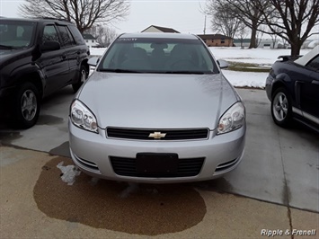 2009 Chevrolet Impala LT   - Photo 3 - Davenport, IA 52802