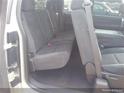 2008 GMC Sierra 2500 SLE1   - Photo 11 - Davenport, IA 52802