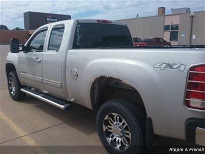 2008 GMC Sierra 2500 SLE1   - Photo 7 - Davenport, IA 52802