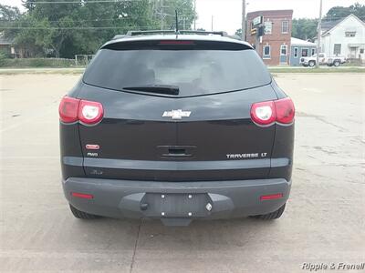2011 Chevrolet Traverse LT - Photo 5 - Davenport, IA 52802