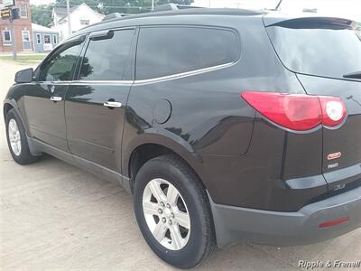 2011 Chevrolet Traverse LT - Photo 7 - Davenport, IA 52802
