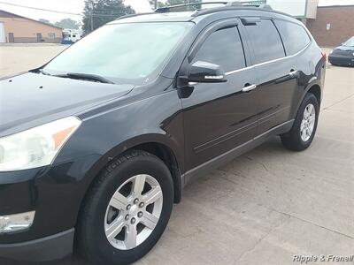 2011 Chevrolet Traverse LT - Photo 3 - Davenport, IA 52802