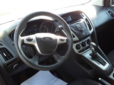 2014 Ford Focus SE   - Photo 5 - Silvis, IL 61282