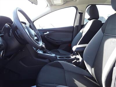 2014 Ford Focus SE   - Photo 4 - Silvis, IL 61282