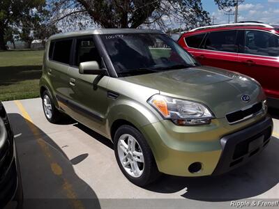 2010 Kia Soul +   - Photo 13 - De Witt, IA 52742
