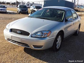 2007 Ford Taurus SEL   - Photo 1 - Davenport, IA 52802