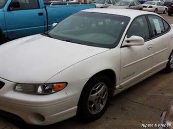 2002 Pontiac Grand Prix GT   - Photo 1 - Davenport, IA 52802